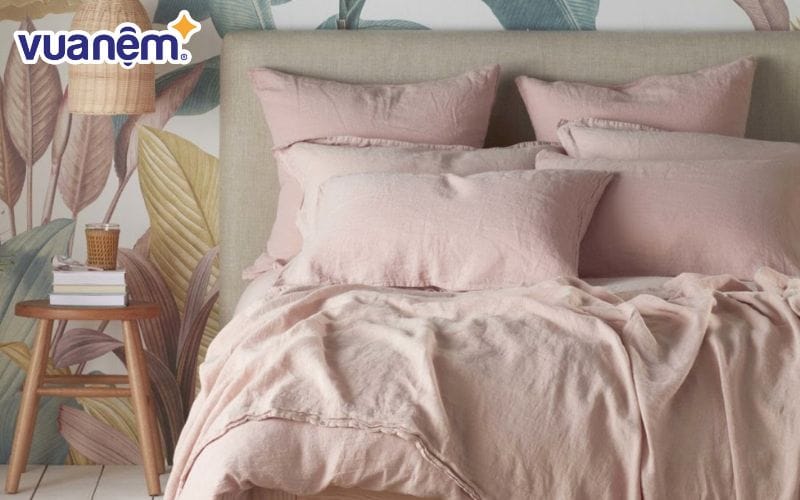 Những mẫu ga giường bằng vải đũi vô cùng thích hợp cho những ngày hè nóng bức