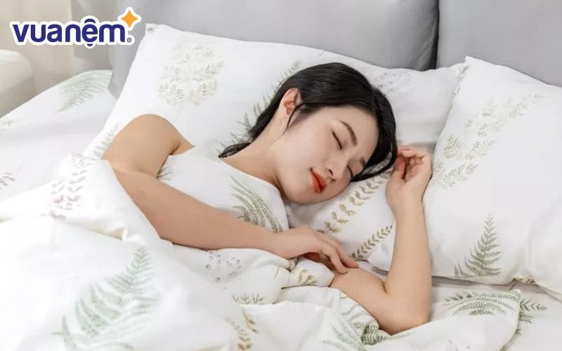 Lưu ý tạo không gian ngủ lý tưởng để dễ chìm vào giấc ngủ