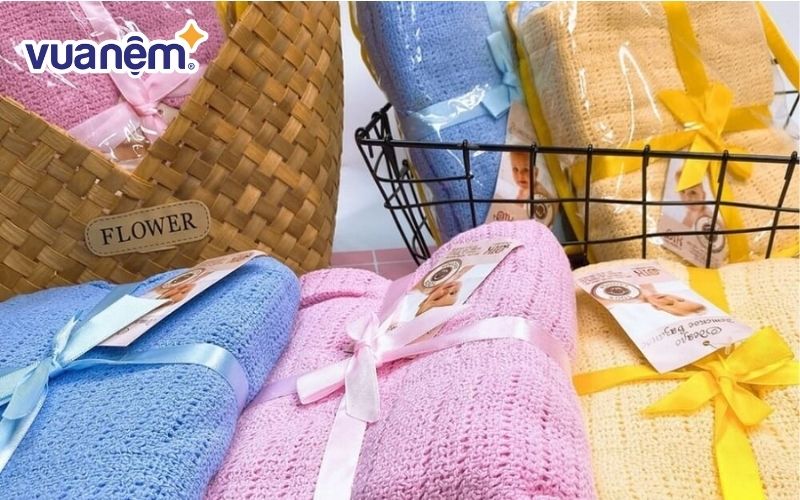 Chăn cho bé cần ưu tiên lựa chọn chất liệu mềm mại