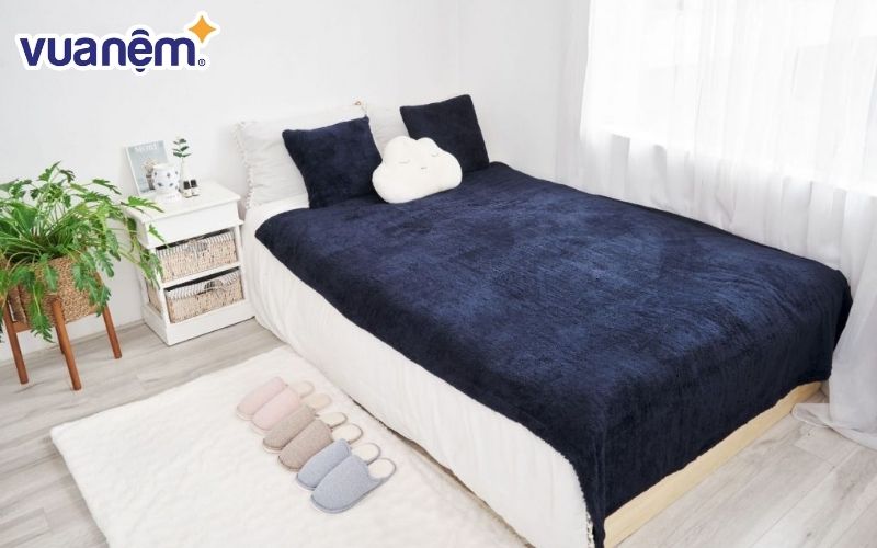 Chăn lông cừu được nhiều gia đình sử dụng vào mùa đông