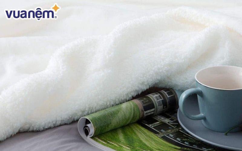 Chăn lông cừu nhân tạo có giá cả phải chăng và chất lượng tốt