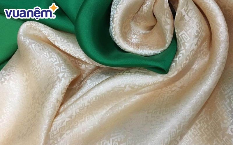 Vải lụa tơ tằm