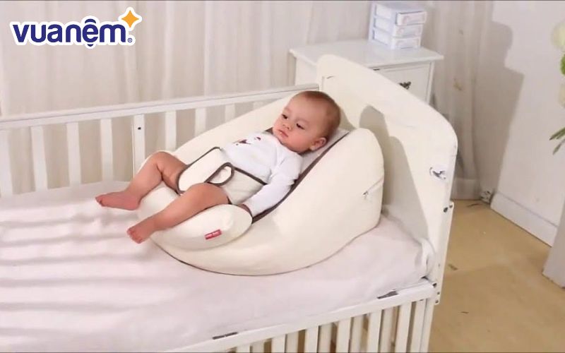 Có thêm bộ phận gác chân gối Linder Swiss mang đến cảm giác thoải mái cho bé