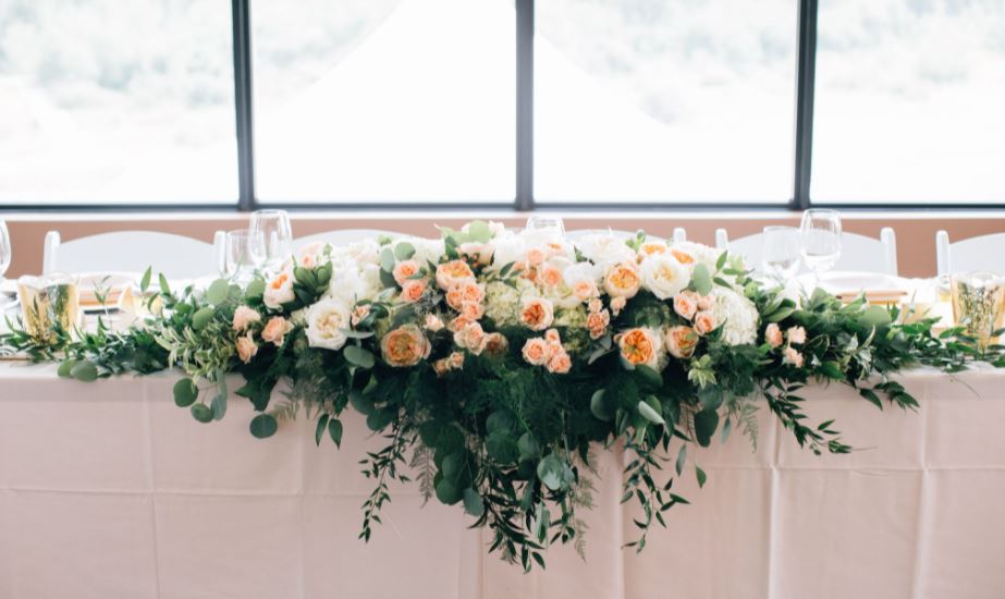 hoa cưới để bàn dài