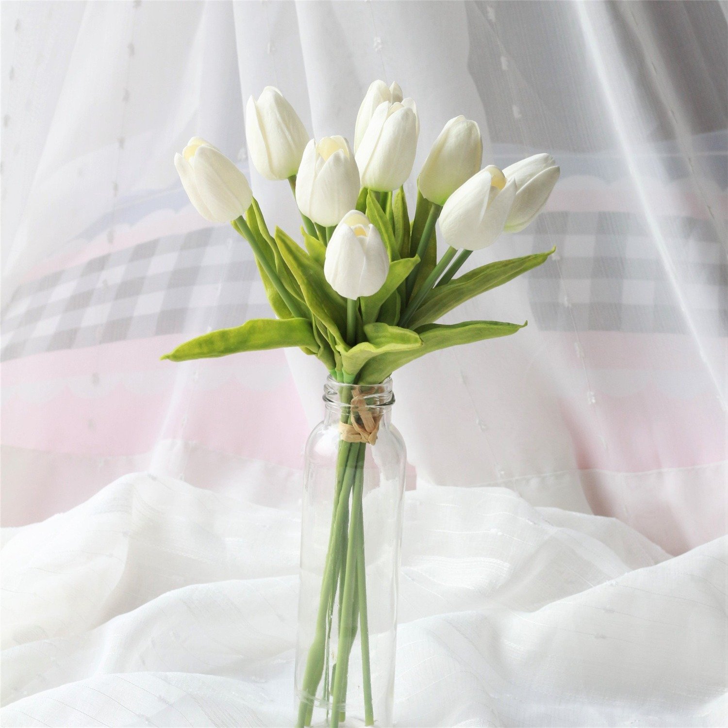 hoa cưới để bàn tulips
