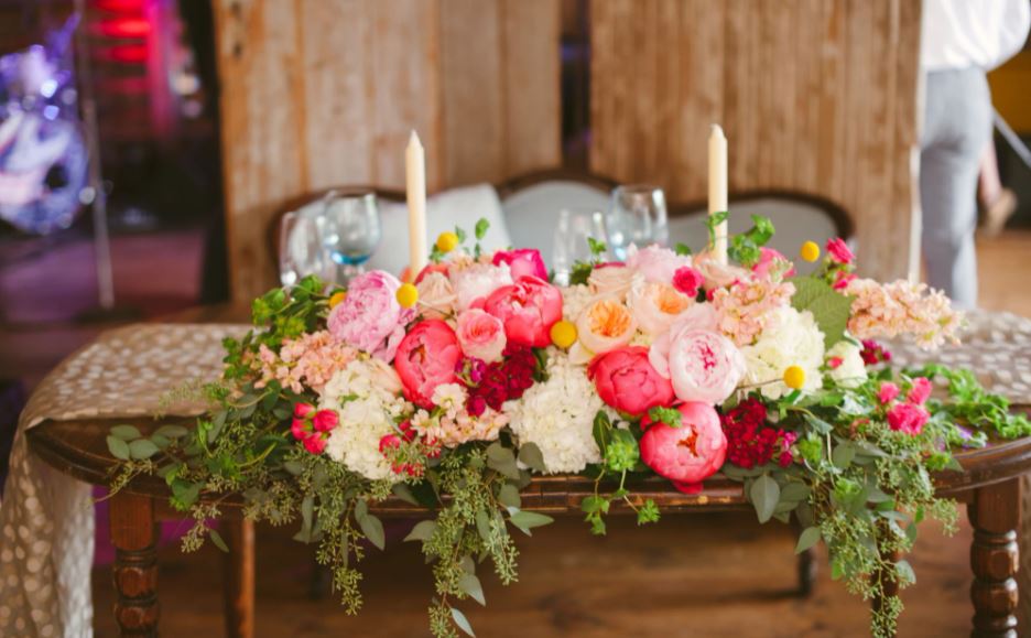 hoa cưới để bàn