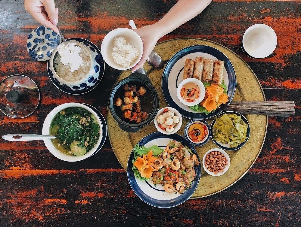 Bữa cơm truyền thống của gia đình Việt