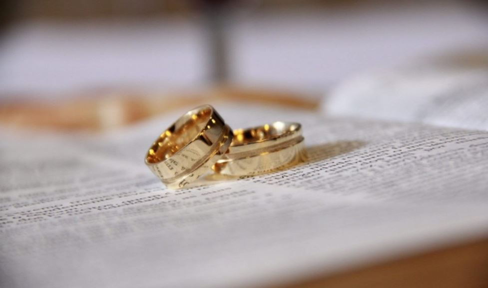 lưu ý khi đeo nhẫn cưới