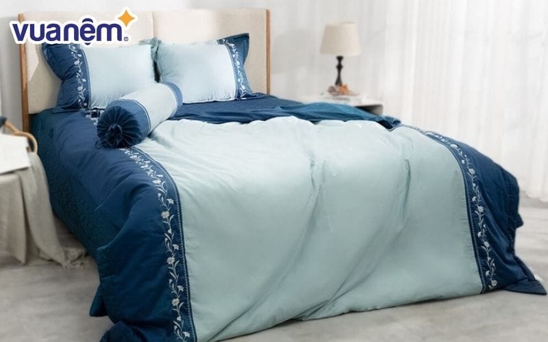 Chăn ga gối tone màu xanh lá mang đến cảm giác gần gũi với thiên nhiên