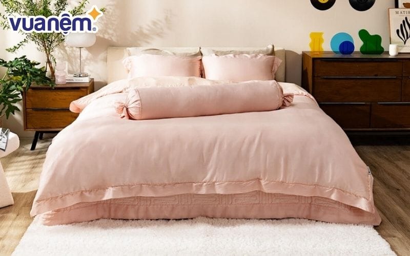 Chăn ga gối tone màu hồng sang trọng, trẻ trung