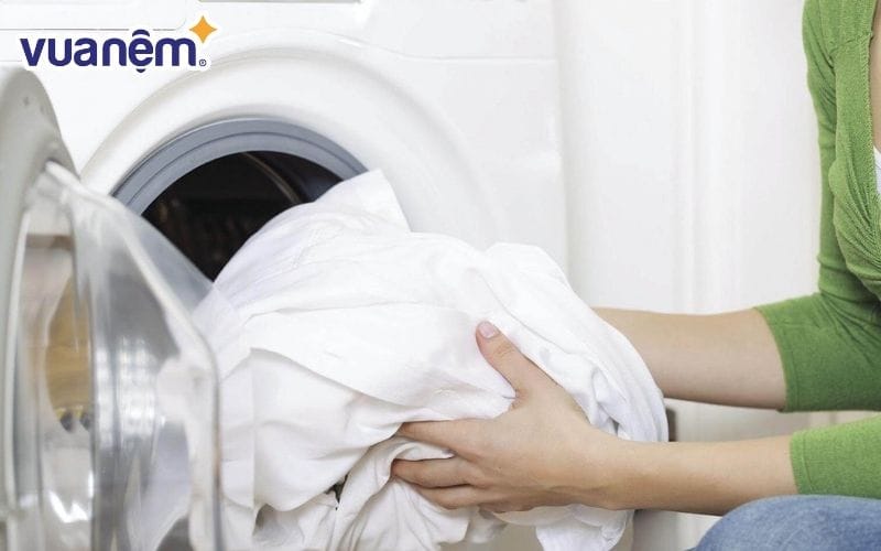 Khi giặt chăn mền bạn nên tham khảo một số lưu ý dưới đây