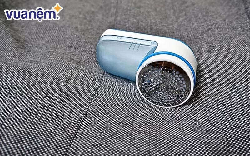 Sử dụng các loại máy chuyên dụng xử lý lông xù để làm phẳng bề mặt nệm