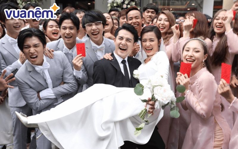 Đại diện nhà trai sẽ có lời xin phép tiến hành thủ tục rước dâu