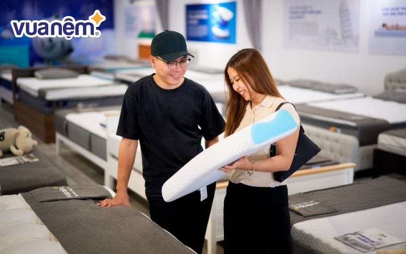 Ghé Vua Nệm để mua gối ngủ chất lượng cho các cặp đôi