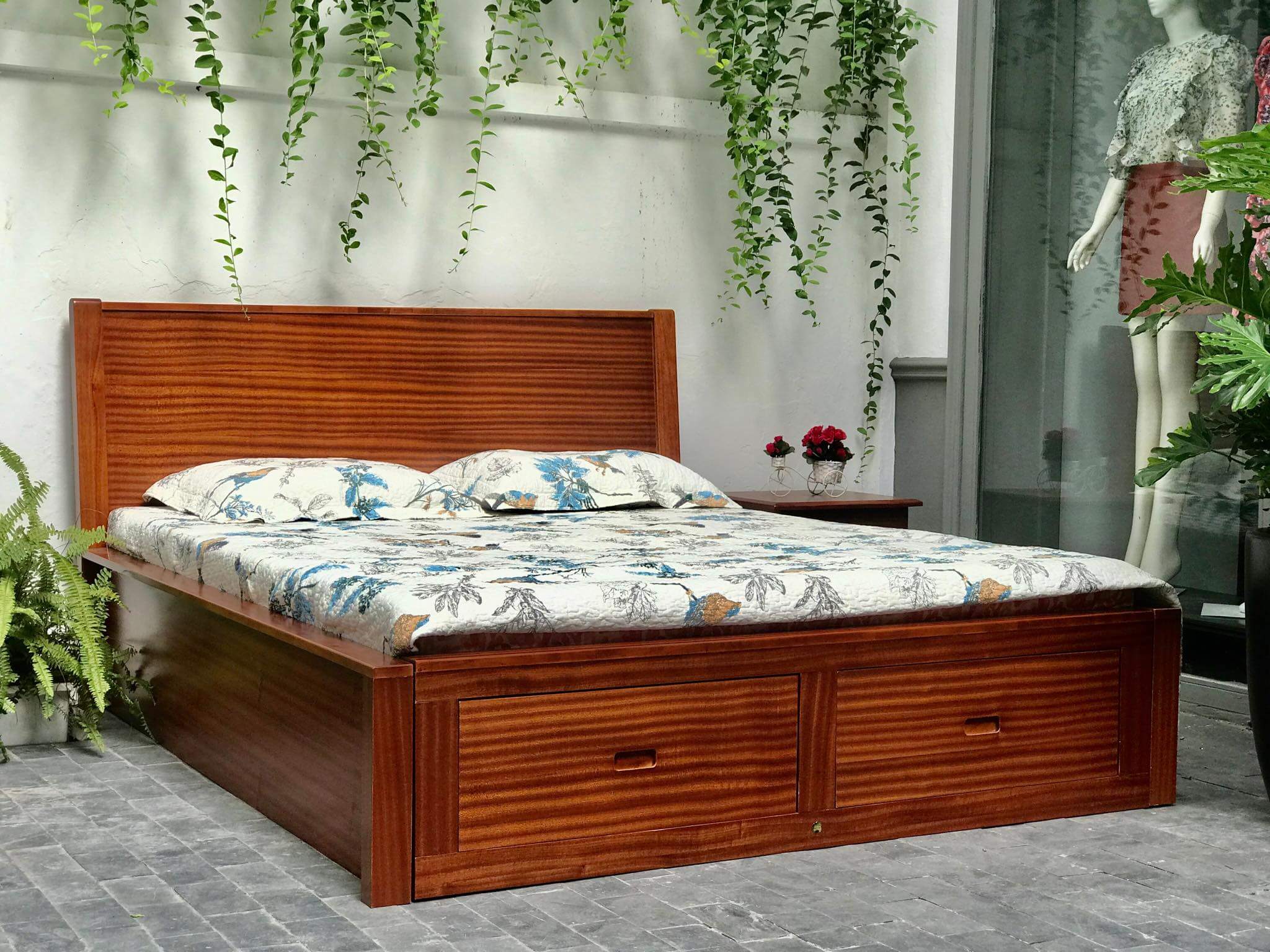 Mẫu giường gỗ của Hoàng Anh Gia Lai