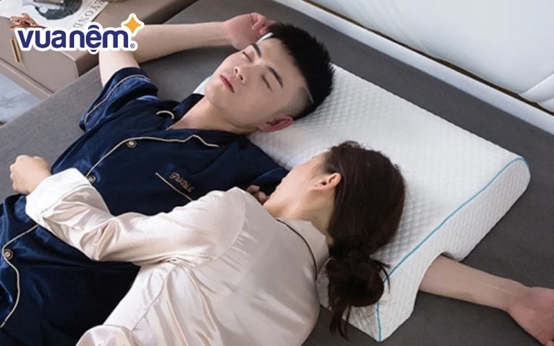 Gối đôi được thiết kế dạng vòm chống tê tay