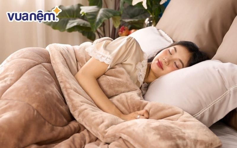 Kết hợp bài tập thở ngủ ngon với chăn ga gối nệm chất lượng từ Vua Nệm