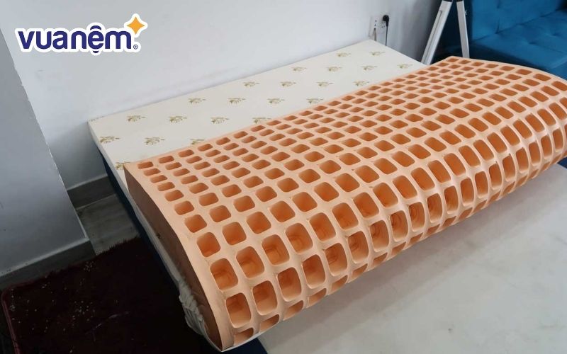 Nệm cao su Đồng Phú là gì