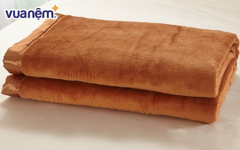 Chăn lông cừu có thể gấp lại gọn gàng