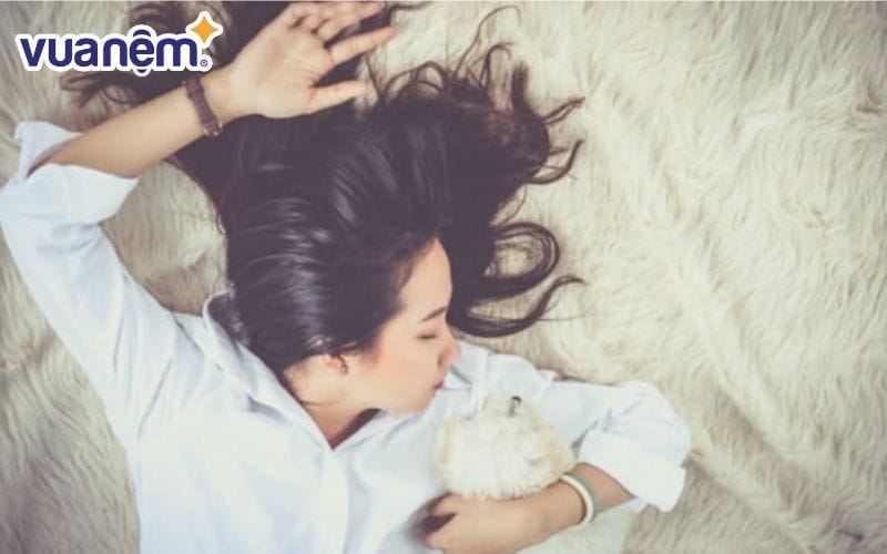 Giải đáp: Có nên ngủ không gối không?
