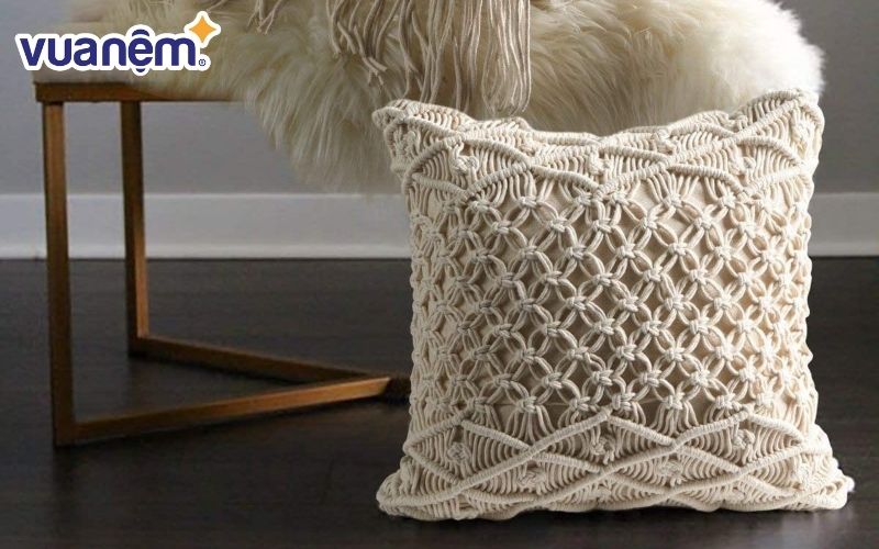 Gối mây pha viền vải là mẫu gối bán chạy nhất nhì hiện nay