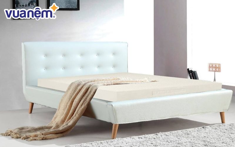 Nệm cao su Liên Á Classic được sản xuất từ 100% nguyên liệu cao su thiên nhiên
