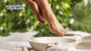 Rửa chân trước khi ngủ có tốt không? Tác dụng thế nào?