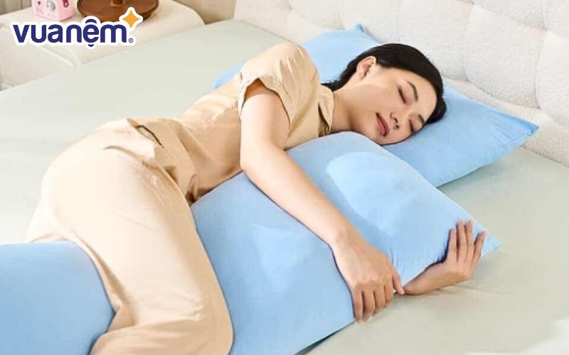Gối ôm có tác dụng góp phần mang đến những giấc ngủ ngon