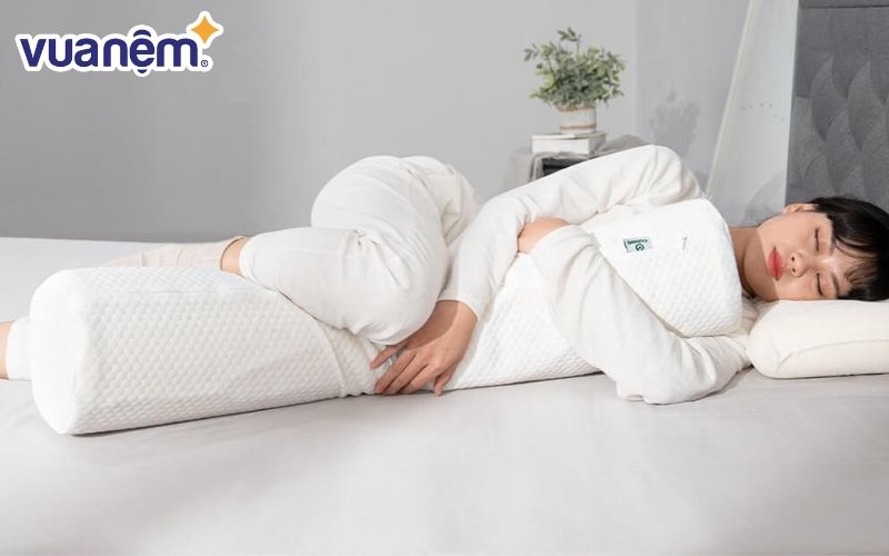 Ruột gối ôm với thiết kế đặc biệt giúp bảo vệ sức khoẻ của mẹ và bé