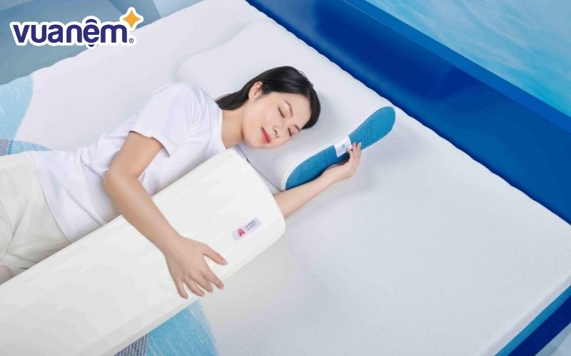 Gối ôm chất liệu foam thoáng khí đảm bảo an toàn tuyệt đối cho người dùng