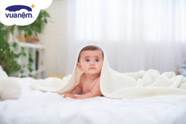 Bộ mền gối cho trẻ sơ sinh nào tốt? Cách chọn mền gối cho trẻ
