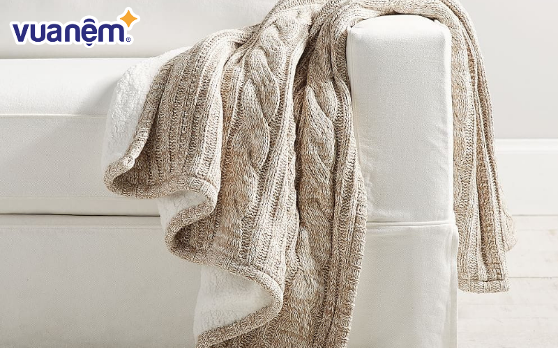 Chăn lông cừu có tính bền bỉ cao, cao hơn gấp 5 lần so với các loại vải nhân tạo