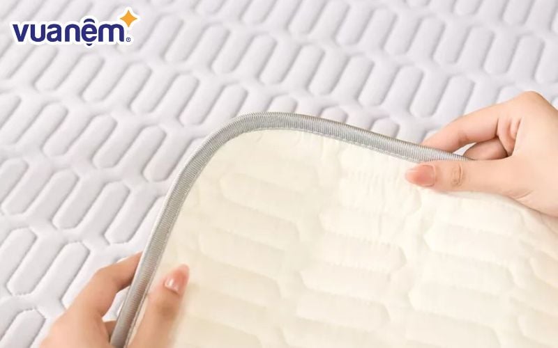 Chiếu điều hòa là sản phẩm được đông đảo người tiêu dùng ưa chuộng