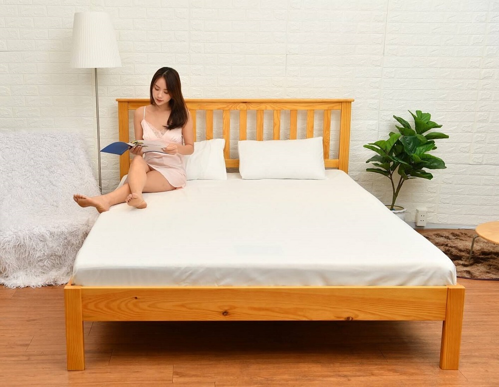 giường gỗ Amando Piny