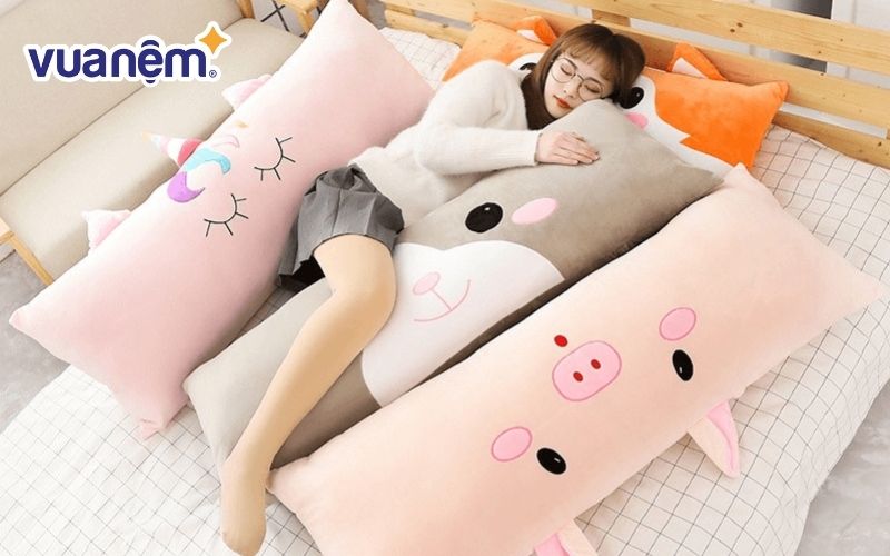 Gối ôm cho người lớn thường có kích thước to hơn