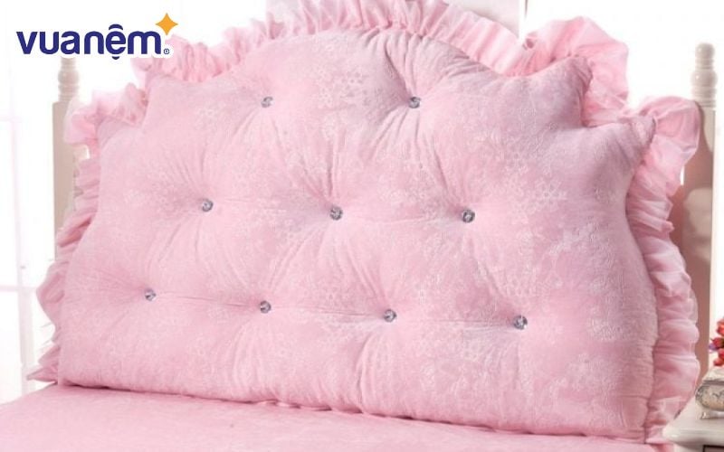 Gối đầu giường công chúa có sắc hồng ngọt ngào