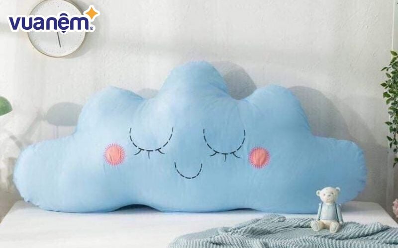 Gối đầu giường hình đám mây vô cùng đáng yêu cho bé
