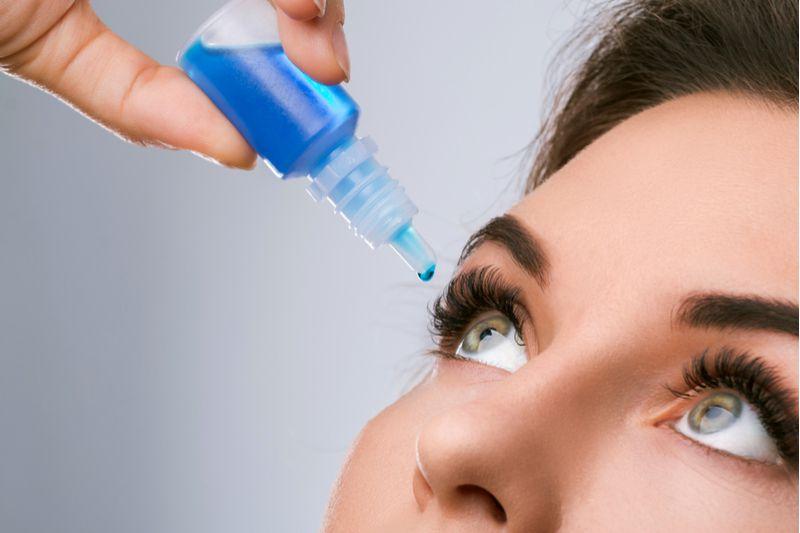 Tận dụng nước mắt nhân tạo để bảo vệ đôi mắt