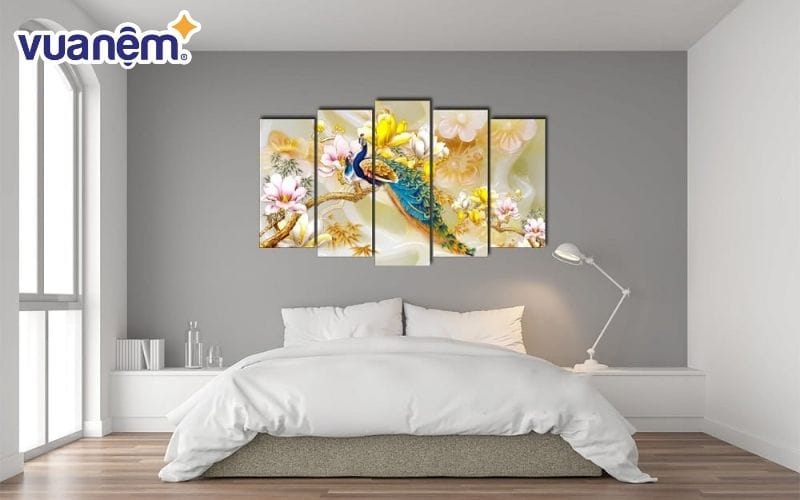 Treo tranh ảnh có màu sắc rực rỡ