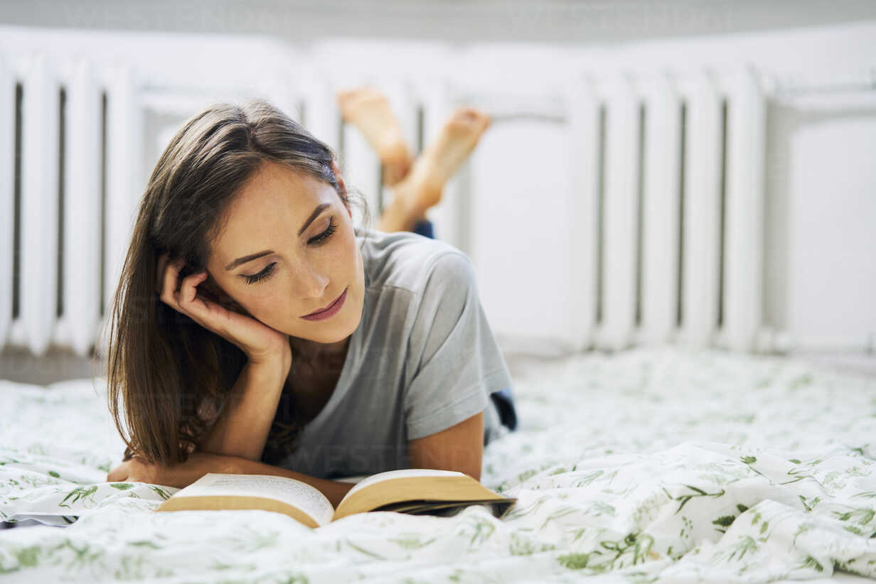 Đọc sách trước khi ngủ