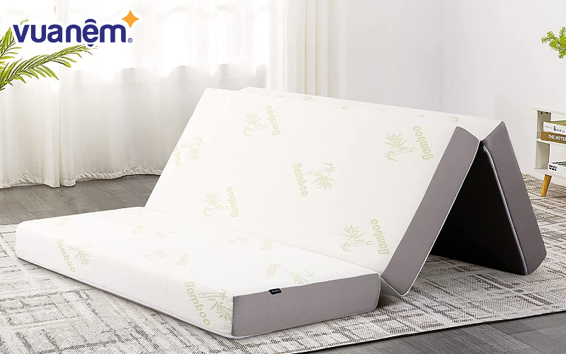 Vệ sinh áo nệm thường xuyên để giữ nệm luôn sạch sẽ