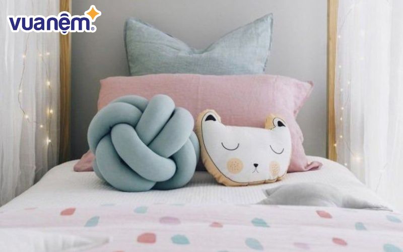 Giường ngủ công chúa cho bé gái có rèm phủ