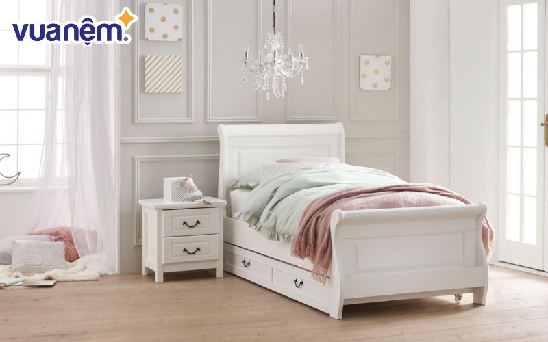 Giường ngủ công chúa cho bé gái phong cách tân cổ điển