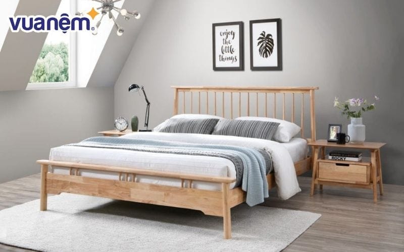 Giường ngủ gỗ dổi thiết kế độc đáo