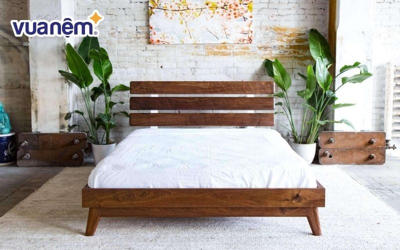 Giường ngủ gỗ óc chó dạng chân vát