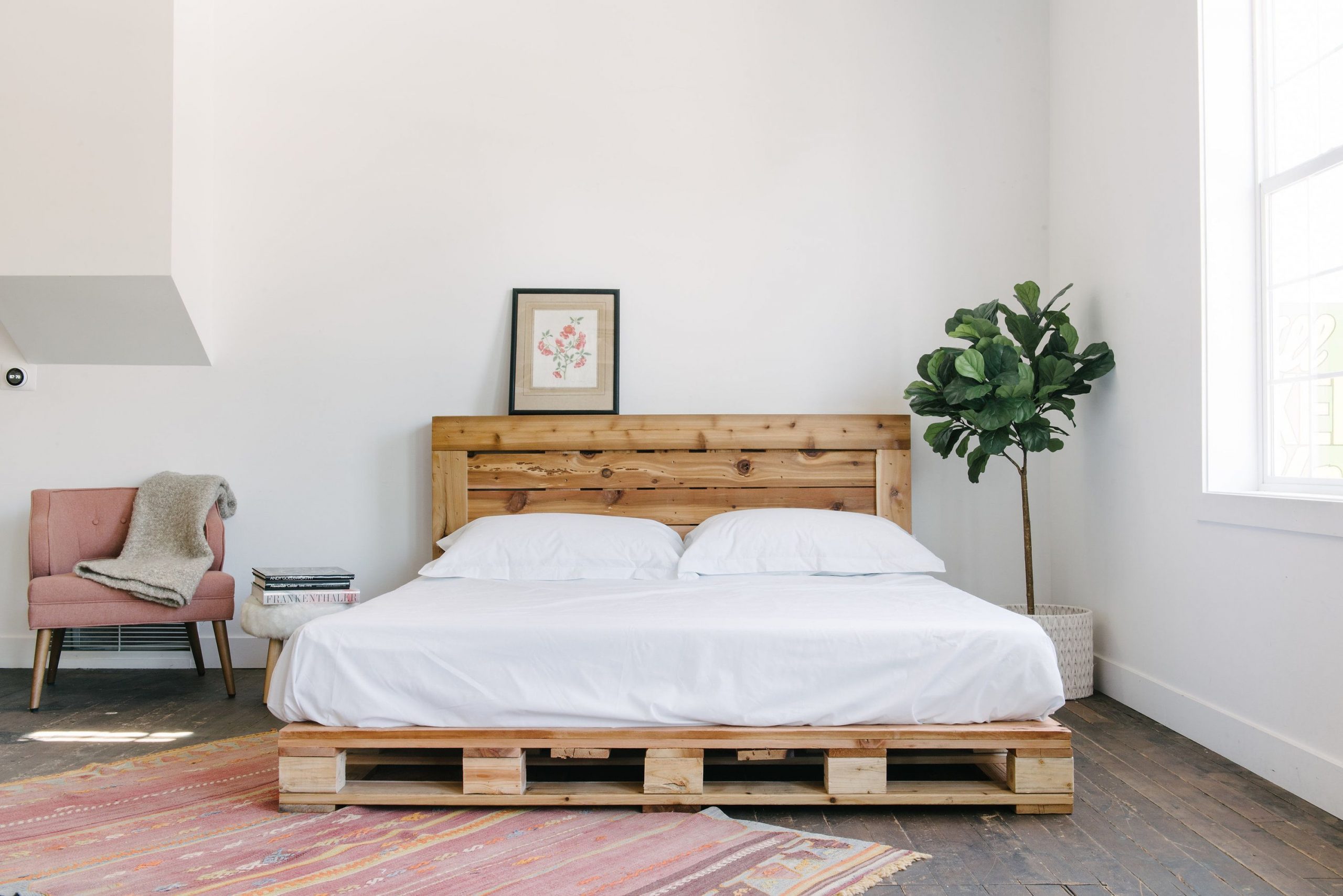 giường ngủ gỗ thông pallet