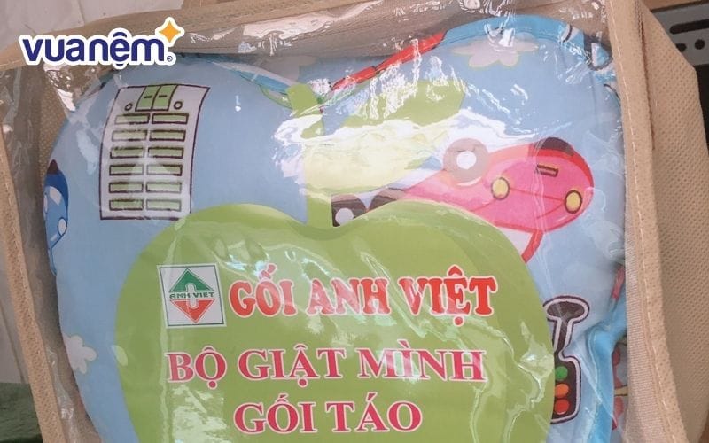 Gối đinh lăng cho bé sơ sinh Anh Việt