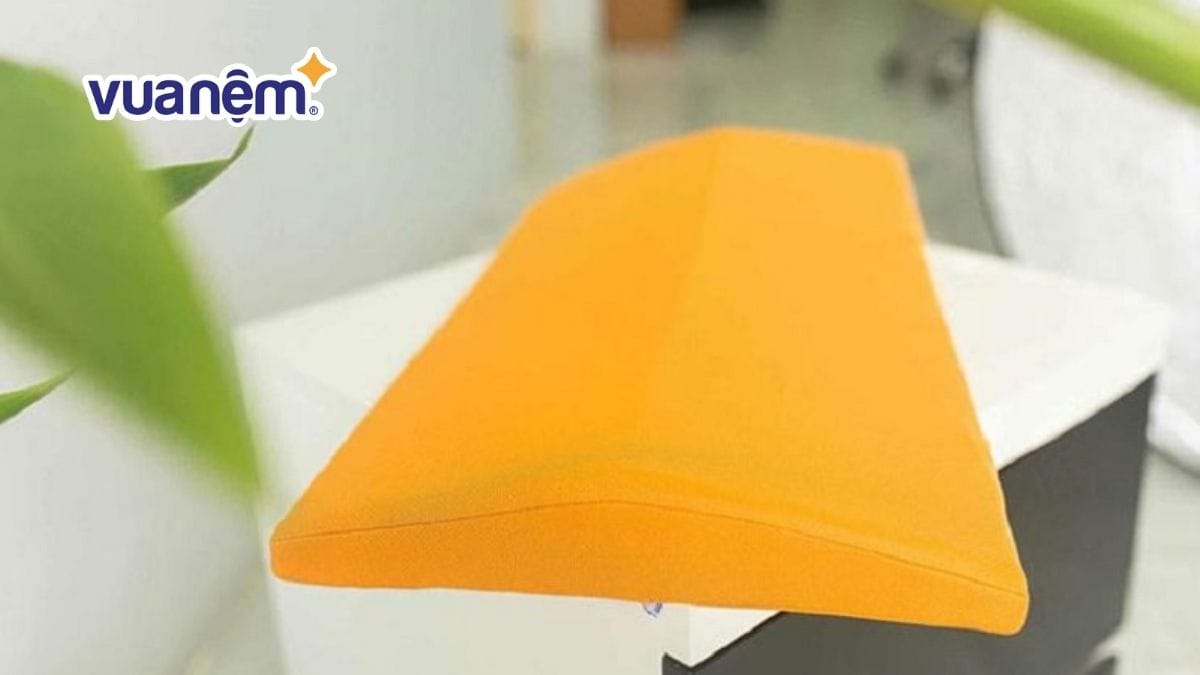 Gối kê lưng thoát vị đĩa đệm có tốt không? Cách chọn gối phù hợp