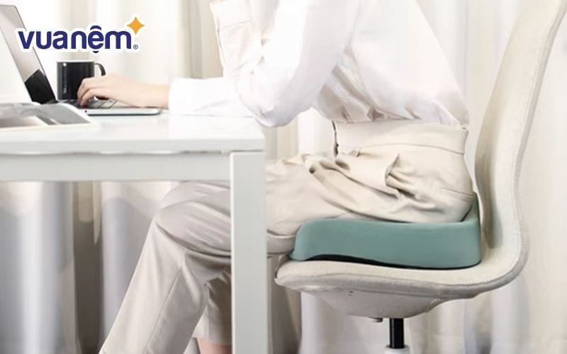 Gối kê mông giúp loại bỏ áp lực trực tiếp lên cơ thể