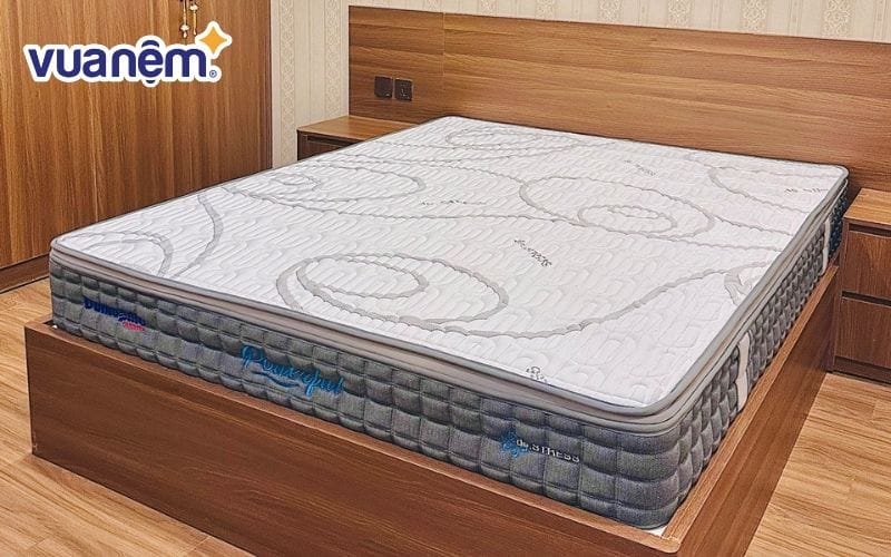 Mua chăn ga gối nệm phù hợp cho giường ngủ gỗ óc chó tại Vua Nệm